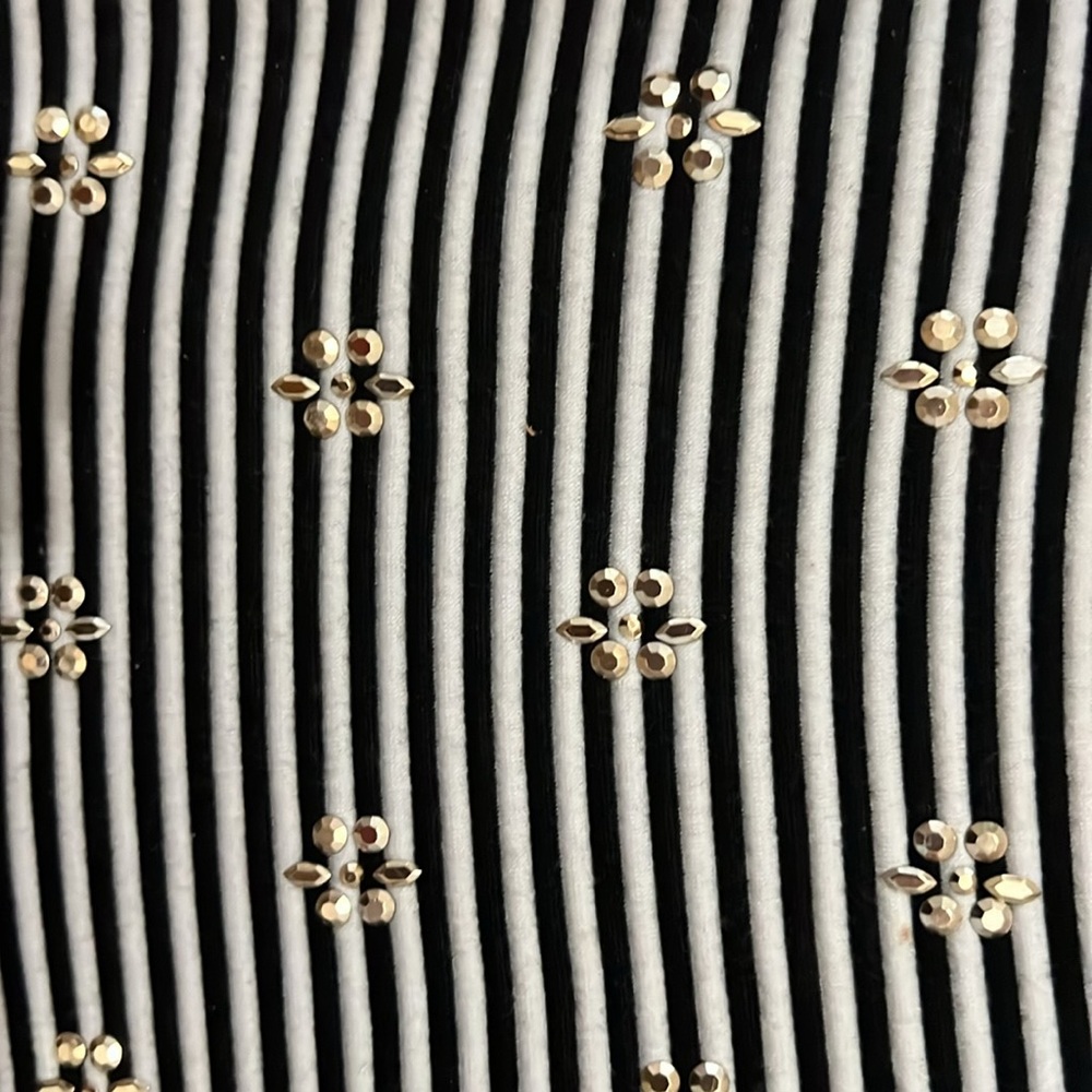 Maison  Jules Black and white darling dress. Not quite mini but to your knees. - Picture 3 of 5